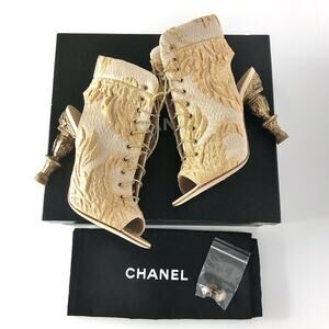 NIB Chanel 2013 Resort Runway Paris Versailles CC Logo Gold Brocade Booties 38